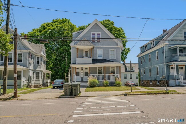Foto del edificio - 144-146 Montauk Ave