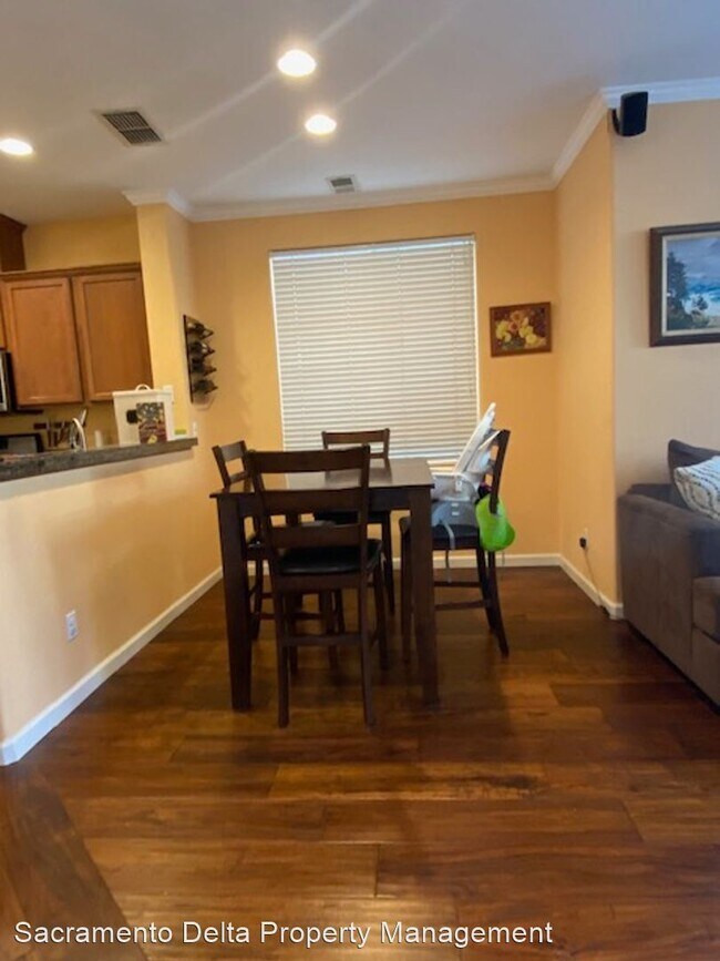 Foto del edificio - 2 br, 2.5 bath House - 8400 Roseto Rd #106