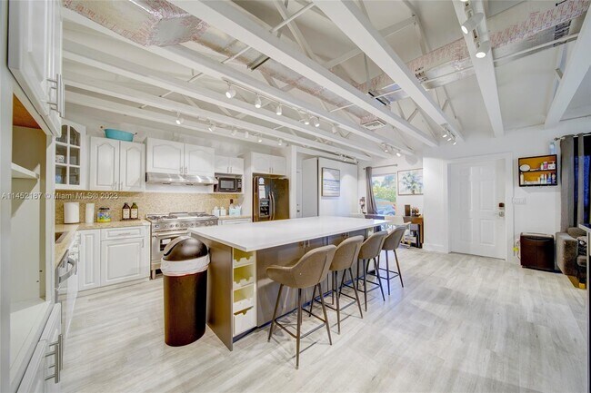 Building Photo - 9222 SW 181st Ter