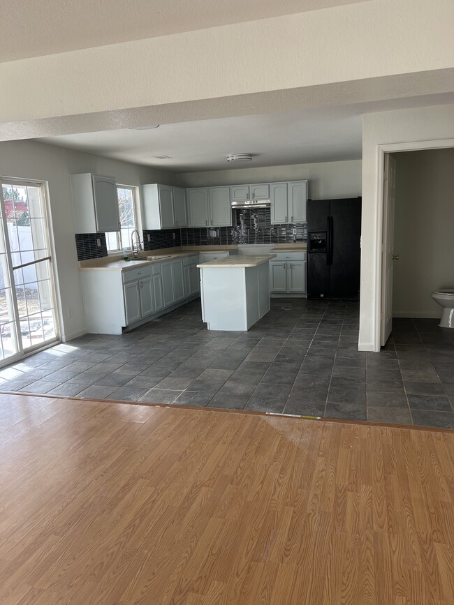 Building Photo - 21580 Stoll Pl