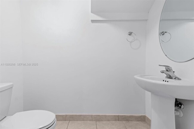 Foto del edificio - 2652 SE 13th St