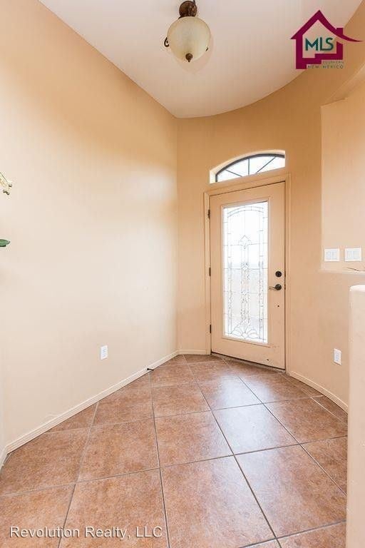 Building Photo - 5 br, 3 bath House - 4334 Capistrano Ave.