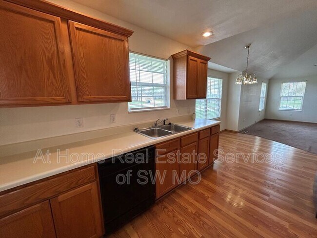 Foto del edificio - 601 W Bryant St