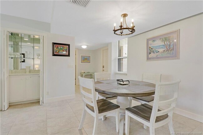 Foto del edificio - 3442 NE Causeway Blvd