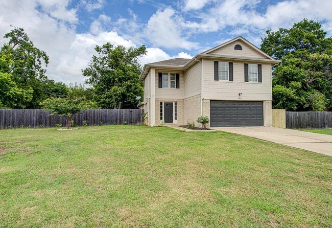 Foto del edificio - 1302 Crete Ln