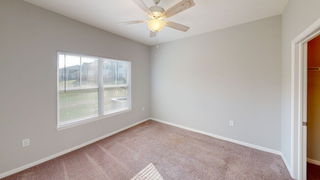 Interior Photo - Ravines at Taylor