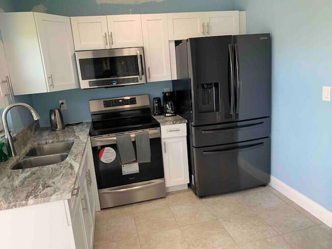Building Photo - 4430 Gulfstream Dr