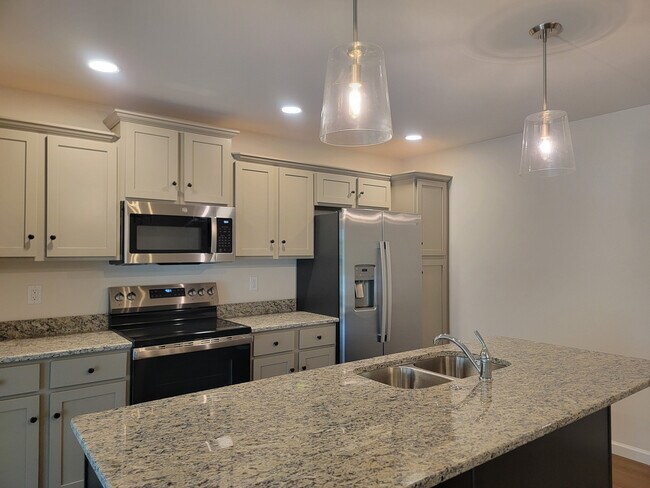 Building Photo - 85 Beech Tree Ct