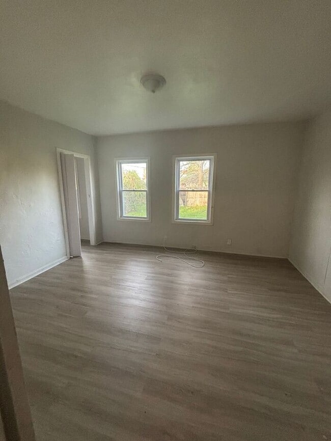 Foto del edificio - COZY 4 BEDROOM CAPE COD