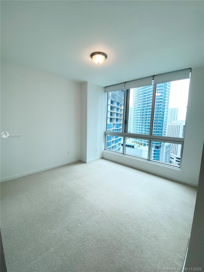 Building Photo - 300 S Biscayne Blvd