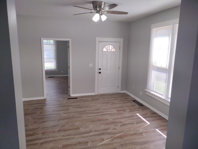LIVING ROOM - 37 Gates St