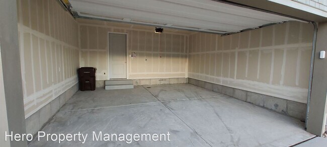 Building Photo - 3 br, 2.5 bath House - 5423 S Wilco Way