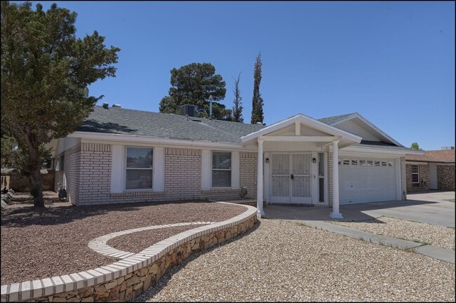 Building Photo - 1739 Russ Randall St