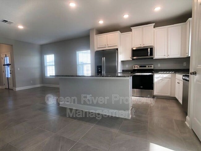 Foto del edificio - 13991 Molina Dr