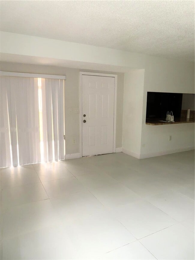 Foto del edificio - 13894 SW 65th Ter