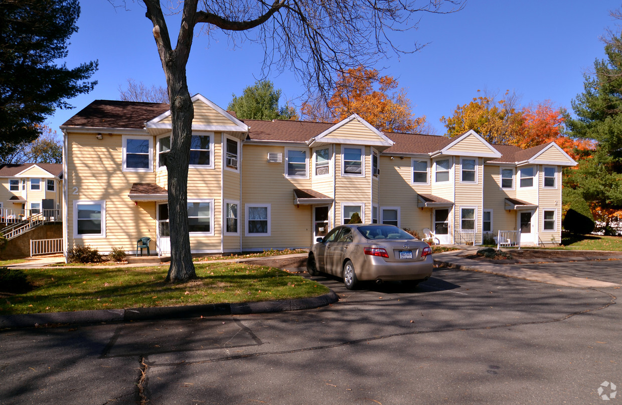 Primary Photo - Woodview Apartments