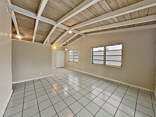 Foto del edificio - 1275 SW 28th Rd