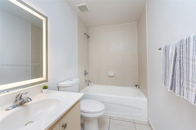 Foto del edificio - 7290 NW 114th Ave