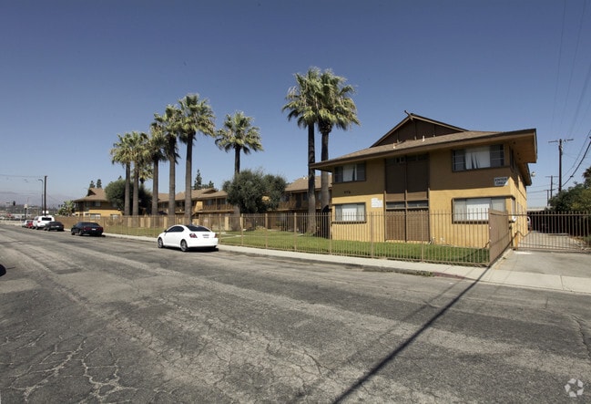 Building Photo - Curran Place Apartments