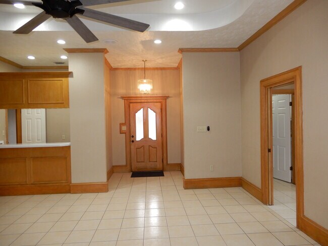 Foto del edificio - 512 E Yarrow Ave