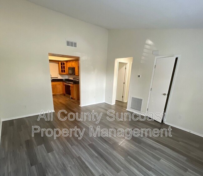 Foto del edificio - 513 E Curlew Pl