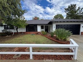 Building Photo - 2212 Linda Flora Dr