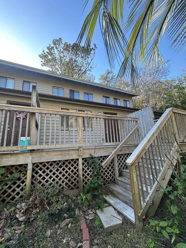 Foto del edificio - 2 story townhome bear CASCADES PARK w/ W/D