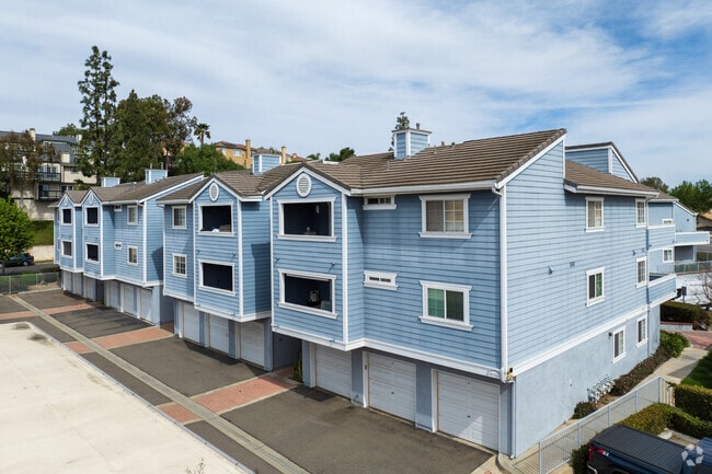 Lakeview Terrace Condominiums