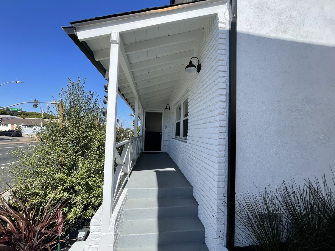 Building Photo - 1250 Manhattan Beach Blvd