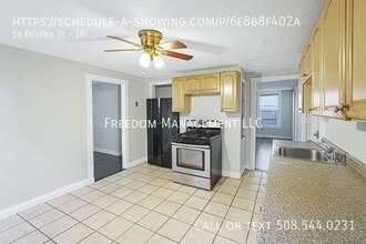 Building Photo - 56 Devens St
