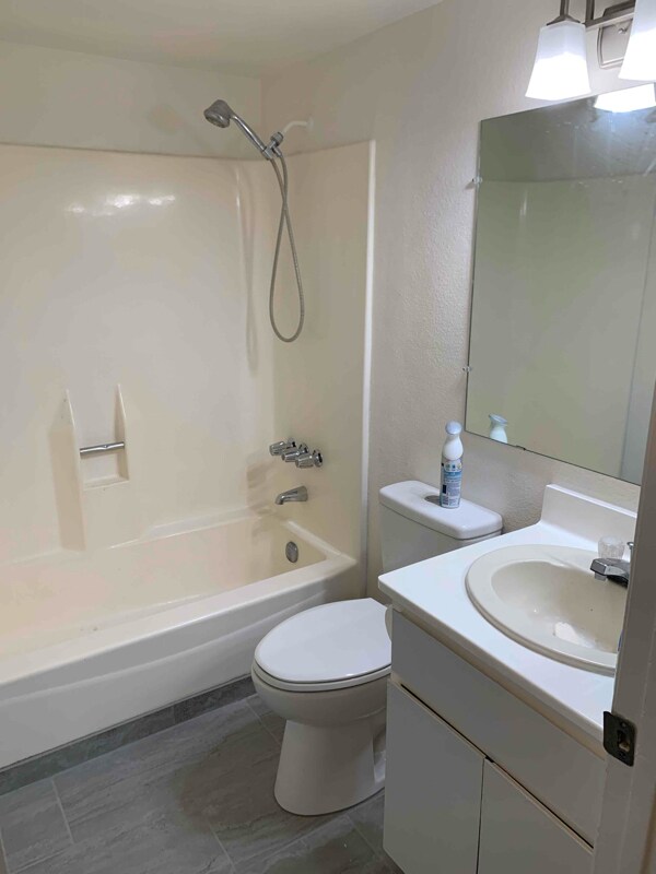 Building Photo - 3019 N 57th Dr