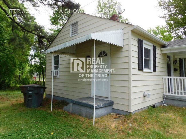 Building Photo - Adorable 2 Bedroom / 1 Bath Home