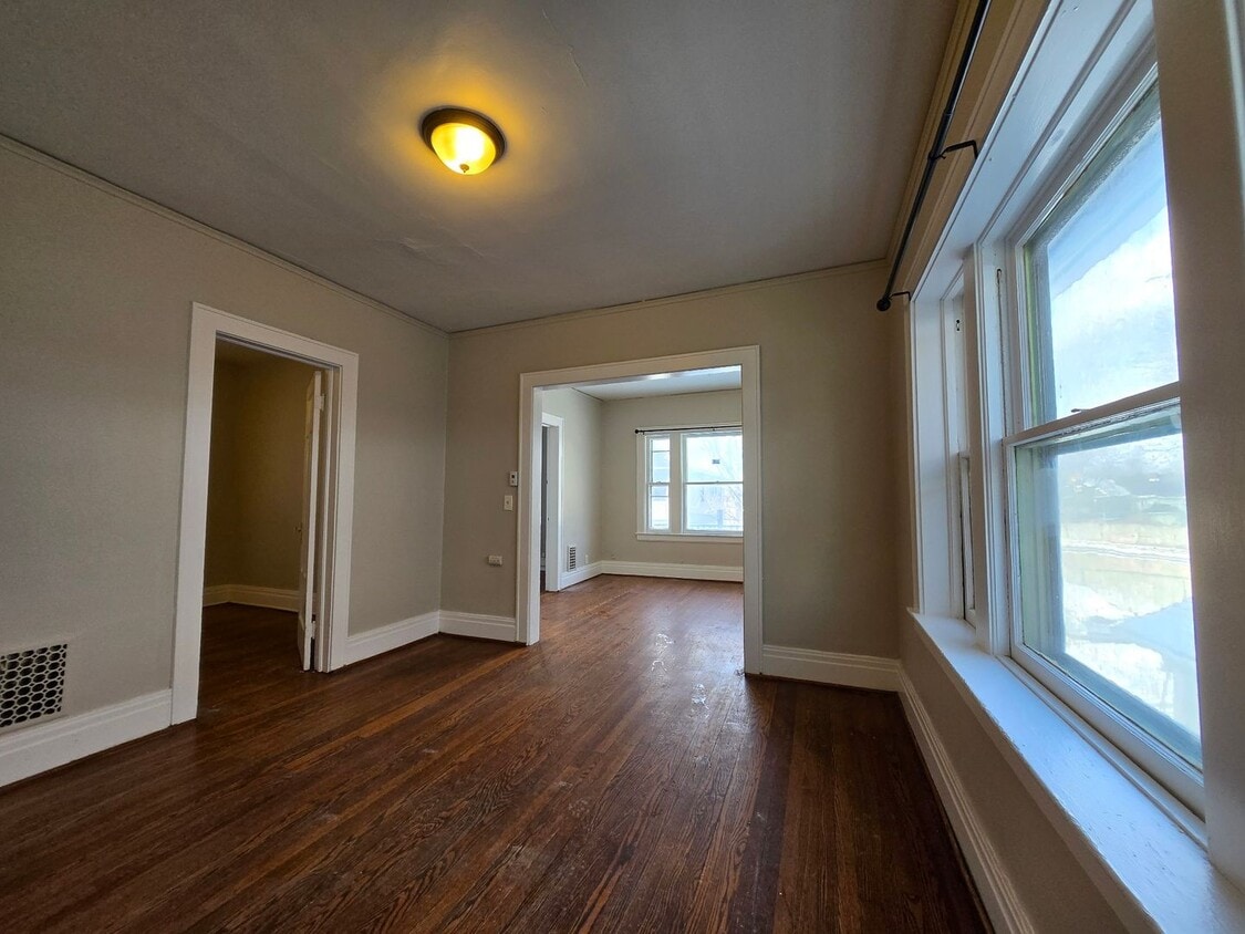 Foto principal - Tickle Realty, LLC