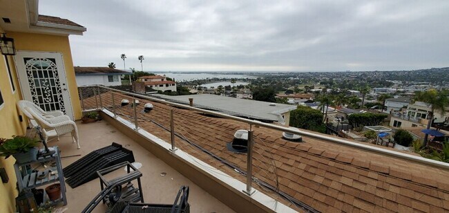 Foto del edificio - Fully Furnished Luxury Unit with Ocean and...