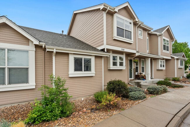 Building Photo - 708 Crown Ridge Ln