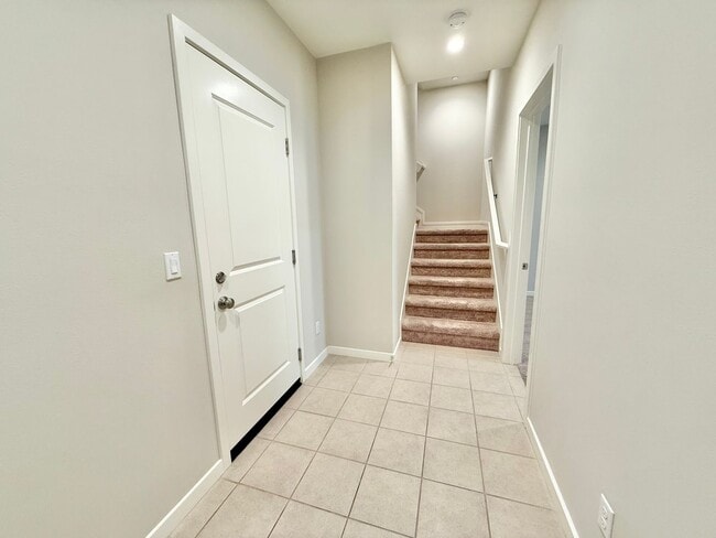 Building Photo - Stunning 3 story home In the heart of Irvine!