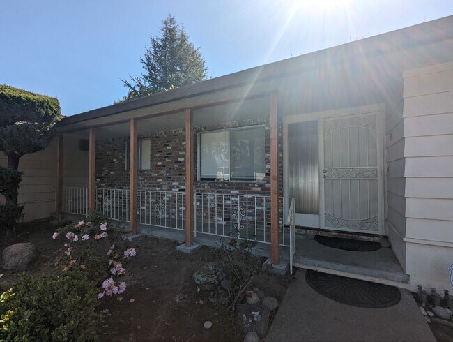 Foto del edificio - 1817 Dahill Ln