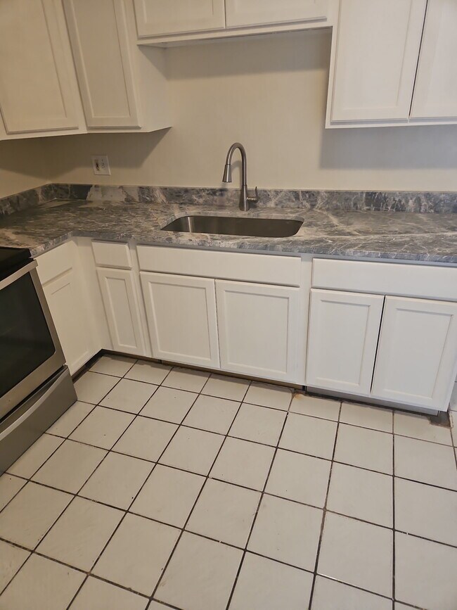 Foto del edificio - 4023 Woodfern Dr