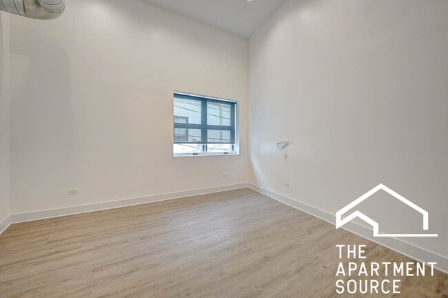 Foto del edificio - 4731 N Western Ave