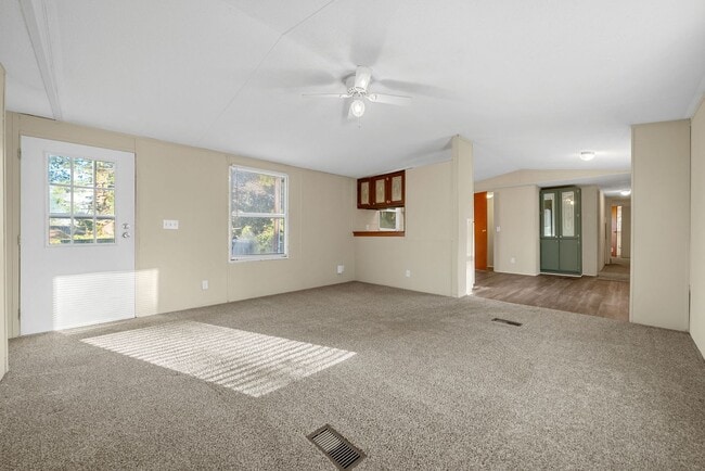 Building Photo - 1845 Evans Rd