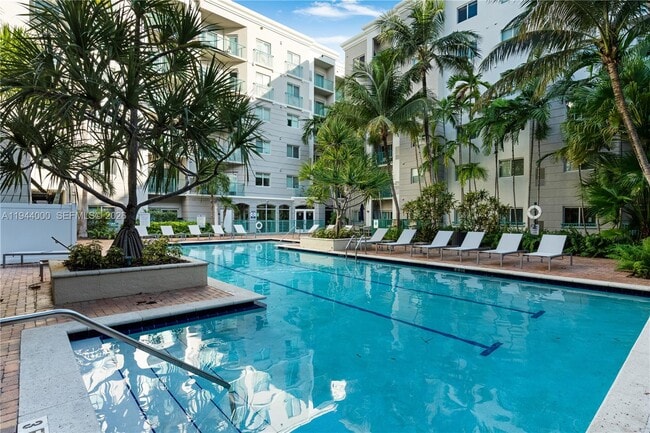 Foto del edificio - 6001 SW 70th St