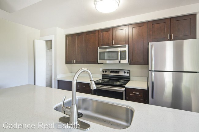 Building Photo - 2515 Thorndyke Ave W