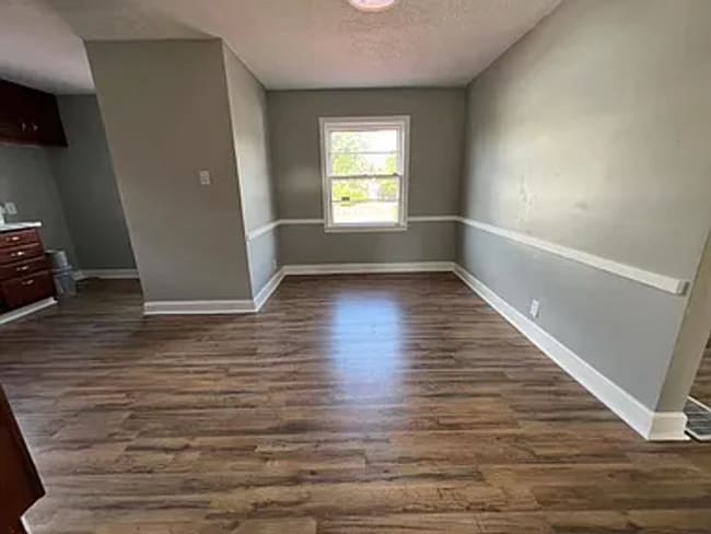 Building Photo - 511 Freeman Dr