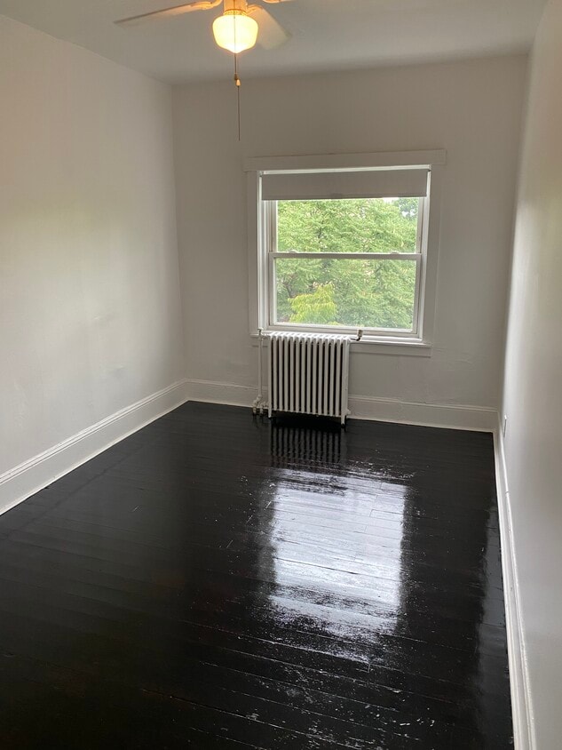 Primary Photo - 140 Farnsworth Ave