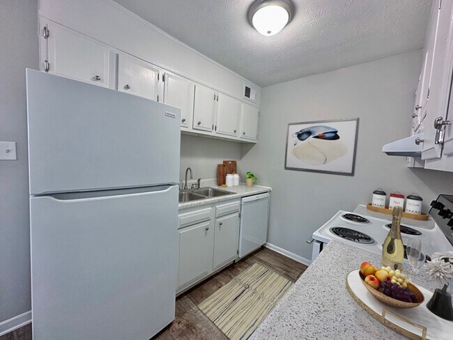 Foto del edificio - Parkway Apartments – Convenient 2-Bedroom ...