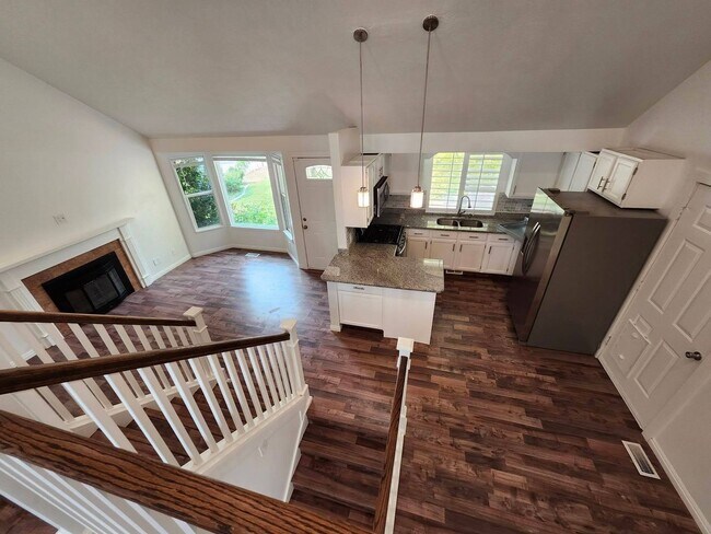 Foto del edificio - Newly Renovated 3 Bed 2 Bath Home in Kearns!!!