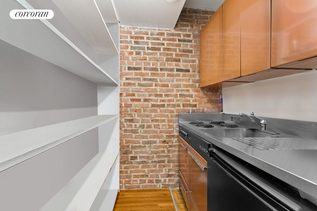 Building Photo - 119 W 95th St