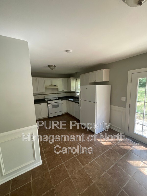 Building Photo - 4314 Wedgewood Dr