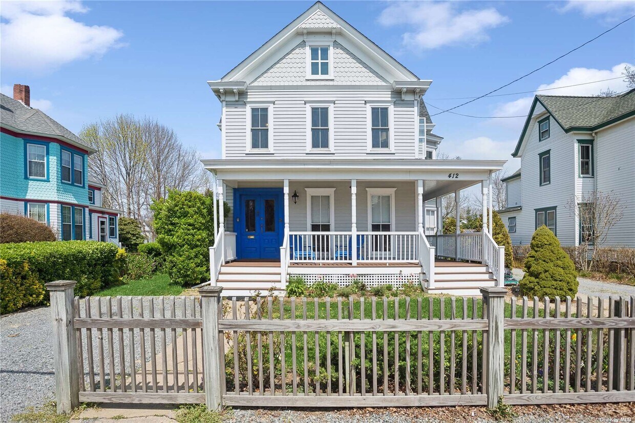 Primary Photo - 412 Front St