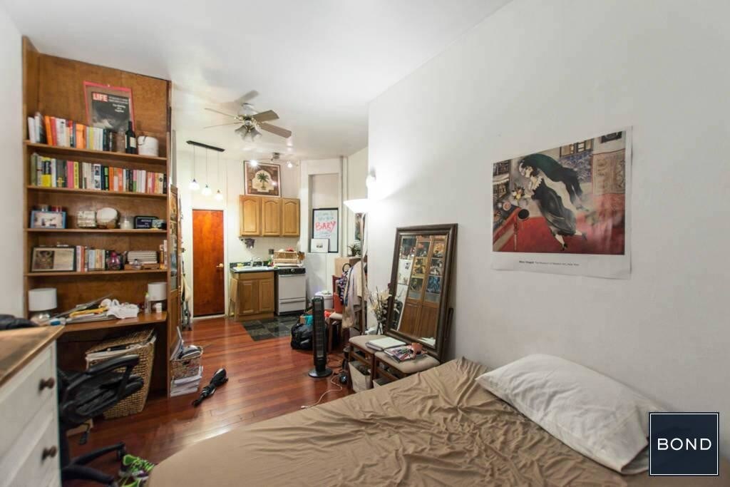 Primary Photo - 860 9th Ave